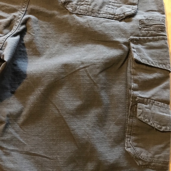 Sub Culture Gray Cargo Shorts Size 28 - Picture 4 of 4